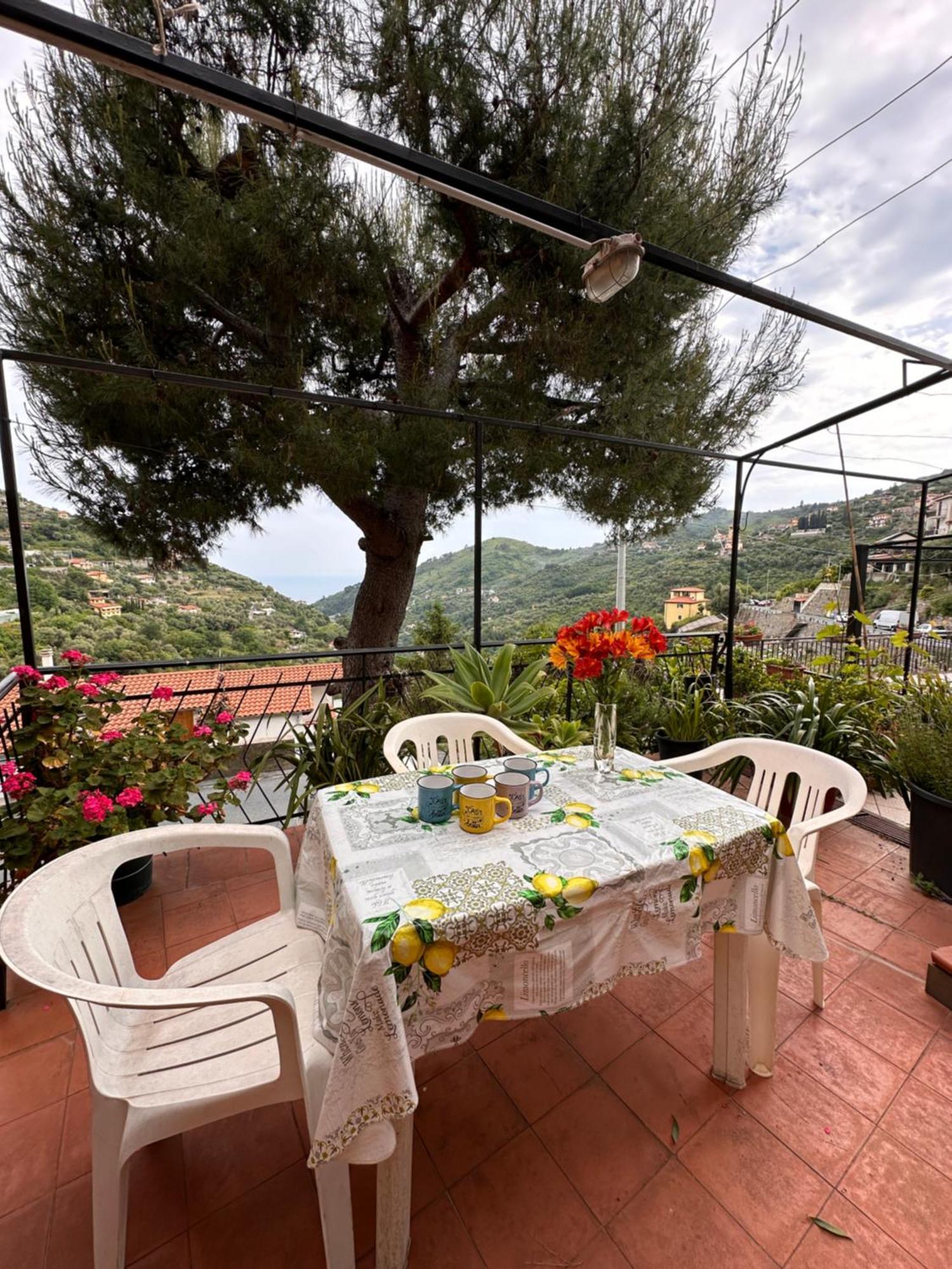 Sanremo Mare E Relax - Affittasi "Casa Illiade" Con Parcheggio Libero, Terrazza E Wi-Fi Apartment ภายนอก รูปภาพ